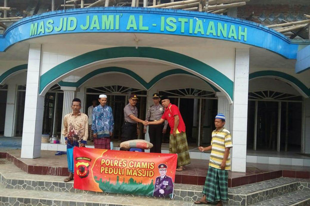 Peduli Masjid, Polres...