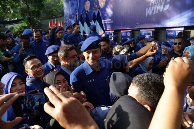Ganteng, Alasan Demokrat...