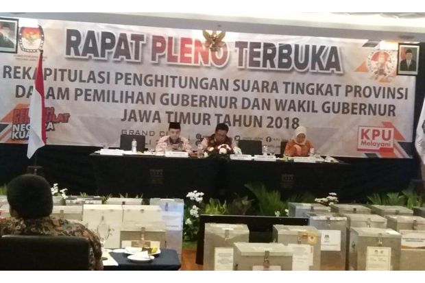 Pleno Rekapitulasi Suara...