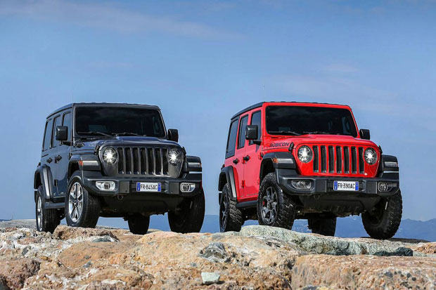Jeep Wrangler Climbs,...