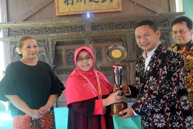 Waldjinah Bertekad Junjung...