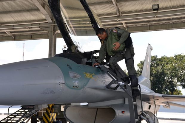 Delapan Pesawat F-16...