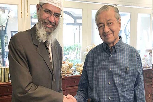 Zakir Naik Tak Diusir,...