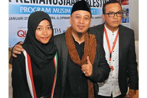 Bersama Sejumlah Artis,...
