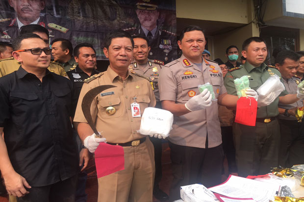 Manfaatkan Bocah Tawuran,...