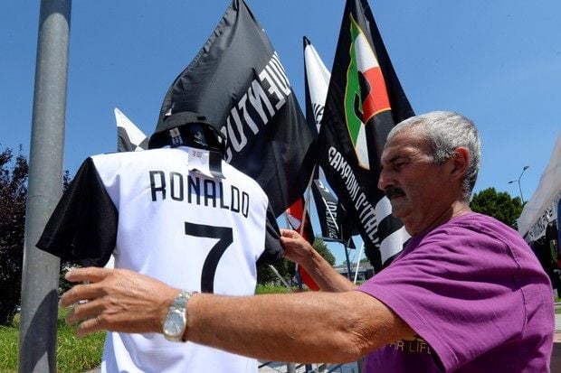 Jersey Cristiano Ronaldo...