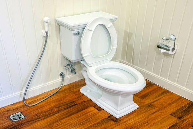 Awas, Berada di Toilet...
