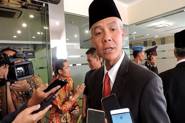 Ganjar Sebut Pemalsu...