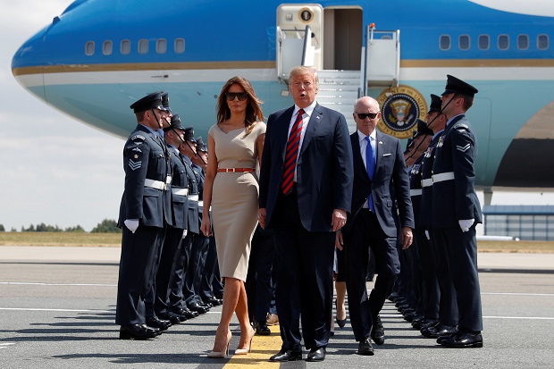 Trump Sebut Sanksi Akan...