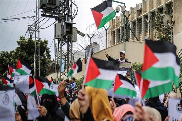 Palestina Protes Rencana...