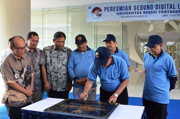 Menristek Resmikan Penggunaan...