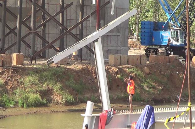 Penyangga Lantai Jembatan...