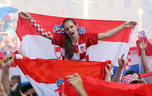 Suporter Kroasia Larut...