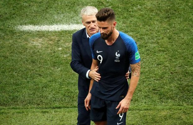 Deschamps: Sepak Bola...