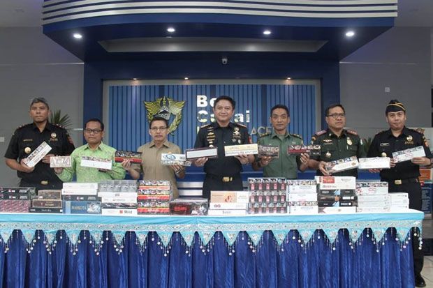 Bea Cukai Aceh Musnahkan...