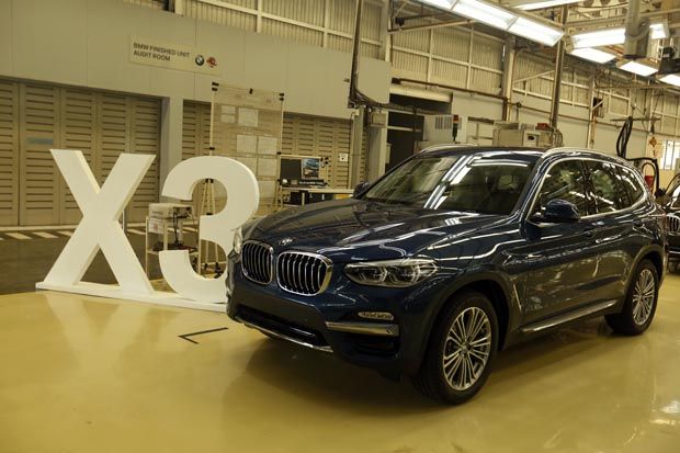 BMW Perkuat Posisi di...