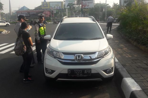 Polisi Mulai Catat Pelat...