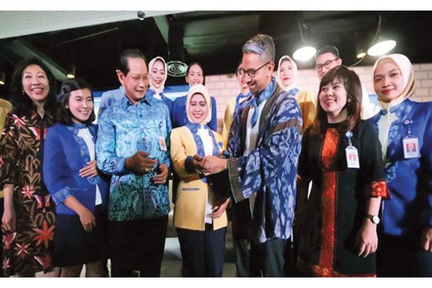Seragam Elegan BCA dari...