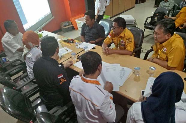 Caleg Hanura Bertabur...