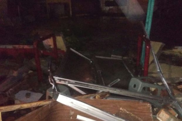 Hujan Deras Disertai...