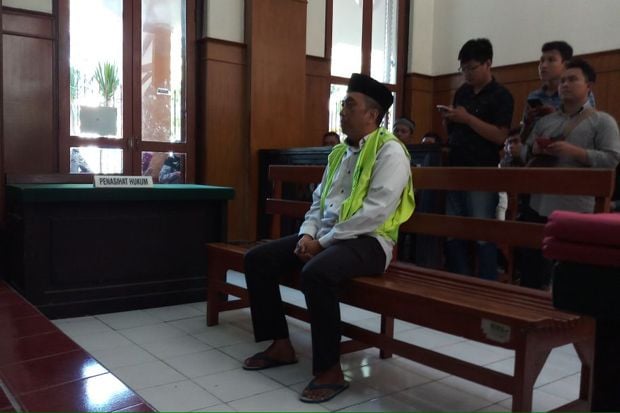 Gelapkan Uang Masjid,...