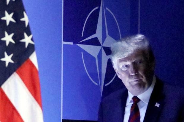 Trump Sebut Membela...