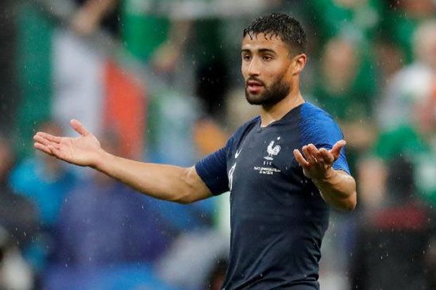 Lyon Tawarkan Nabil...