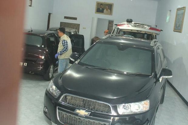 Geledah Rumah Kepala...