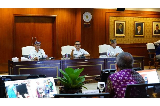 Antar Obat Gratis di...