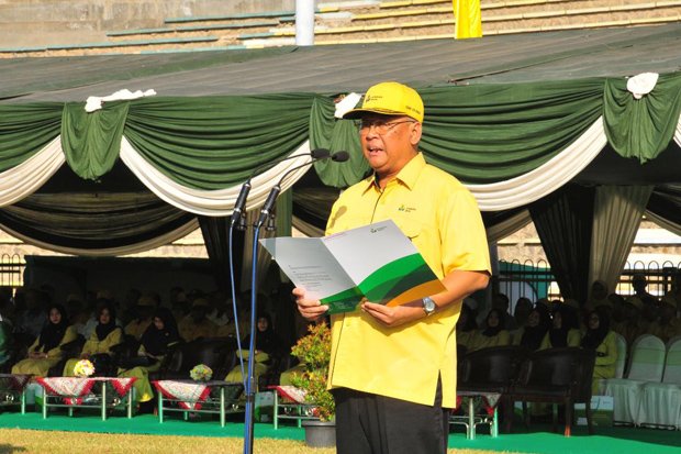Petani Terus Berkurang,...
