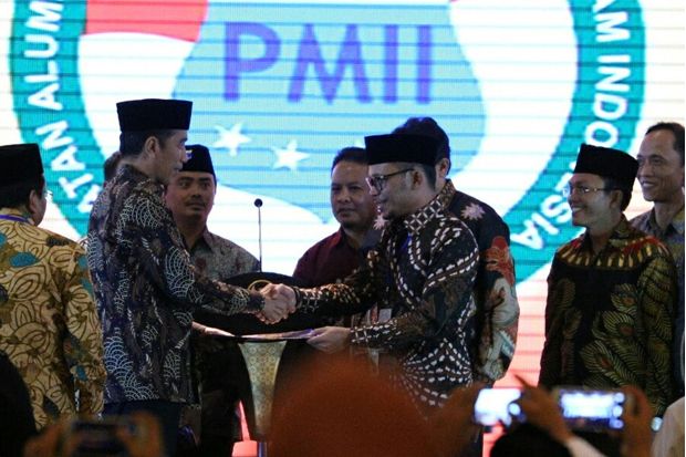 Di Depan Jokowi, Alumni...