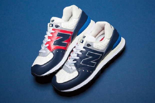 Berani Coba Pakai Sneakers...