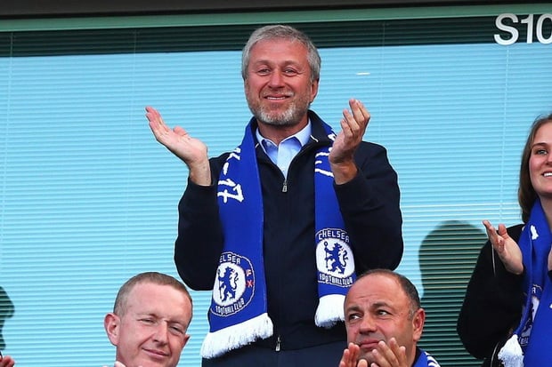 Terbang ke Italia, Abramovich...