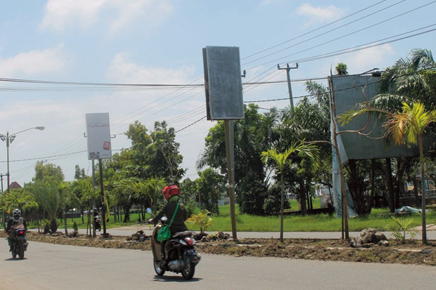 Pendapatan Iklan Rokok...