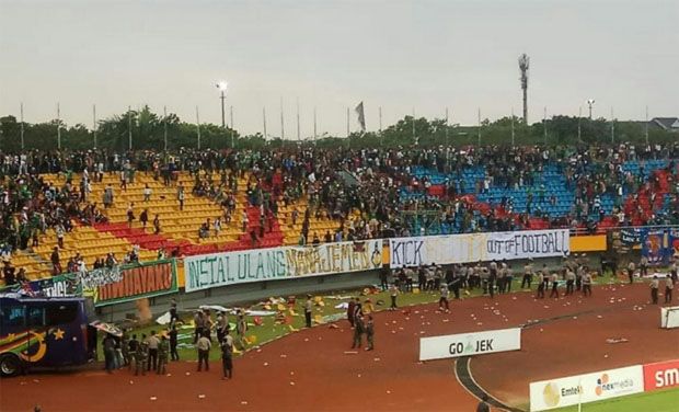 Dipermalukan Arema,...