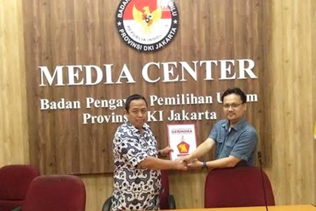 Gerindra DKI Serahkan...
