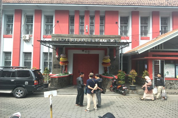 Rentetan Panjang Praktik...