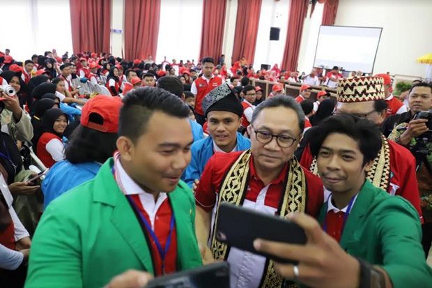 Zulkifli Hasan: Mahasiswa...