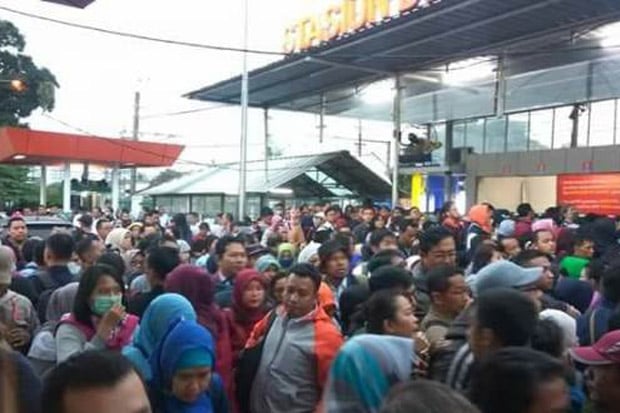 Tiket Kertas Bikin Antrean...
