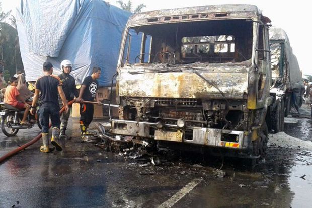Kecelakaan, Truk dan...