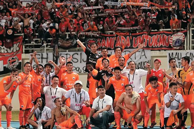 Kalahkan Mitra Kukar,...
