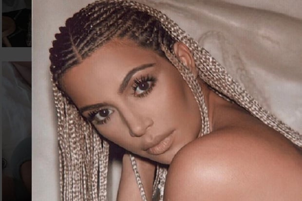 Produk Parfum Kim Kardashian...