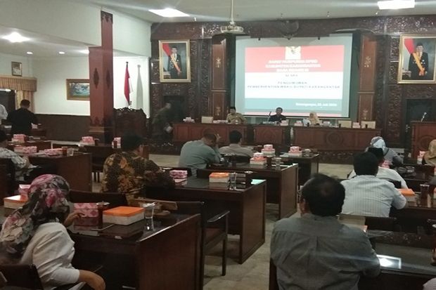 Wabup Karanganyar Rohadi...