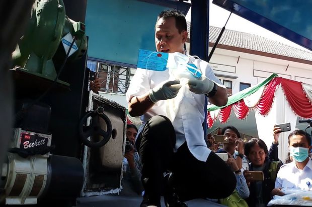 BNN Jatim Musnahkan...