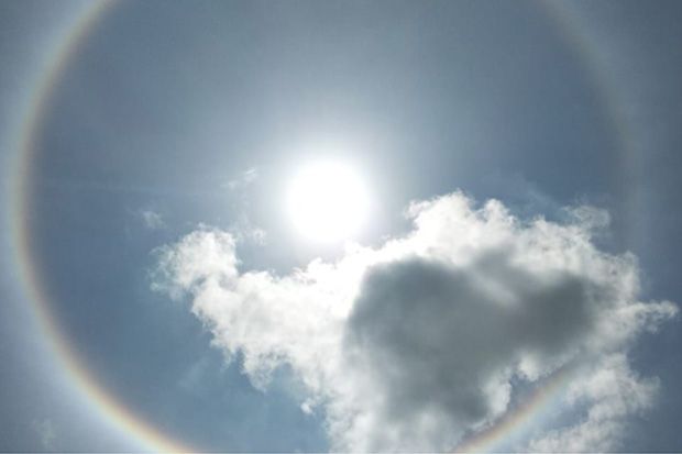 Fenomena Halo Matahari...