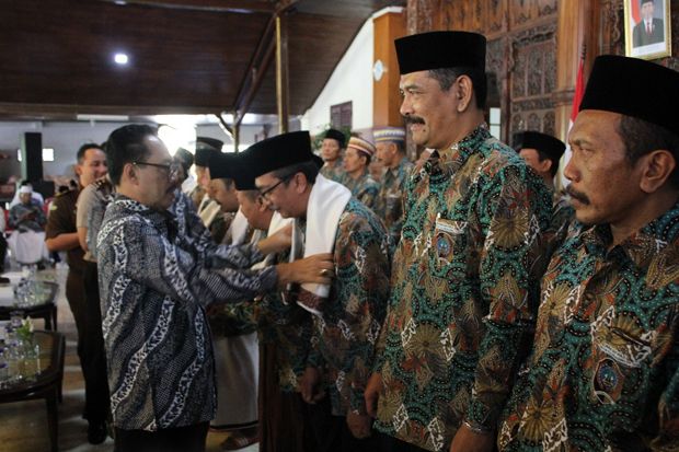 1.081 Calhaj Tulungagung...