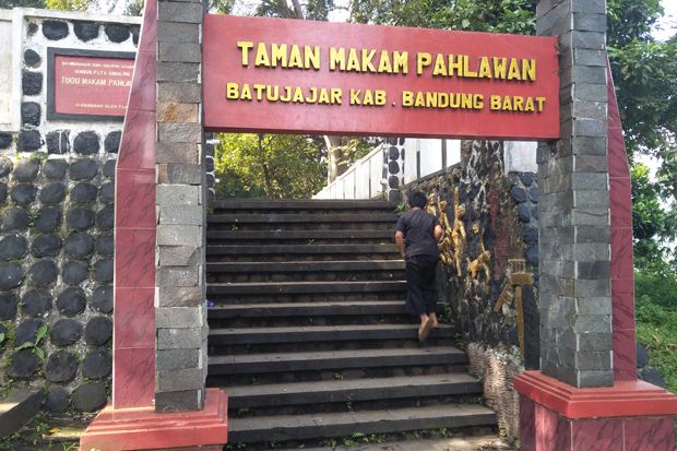 Kisah Makam Pahlawan...