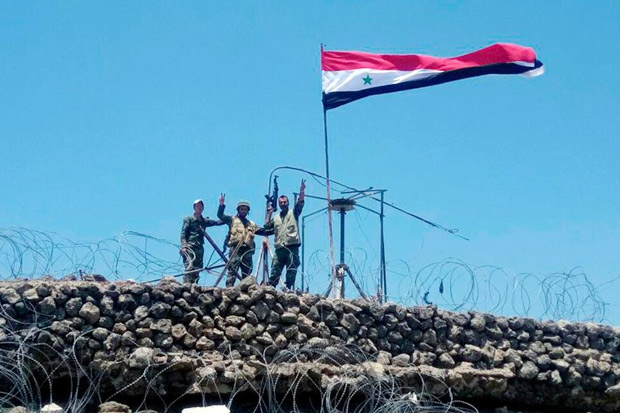 Bendera Suriah Berkibar...