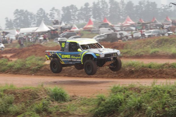 Bank BJB-BMB Motorsport...