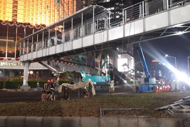 Pembongkaran JPO Bundaran...